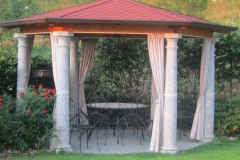 gazebo-con-colonne-in-serizzo