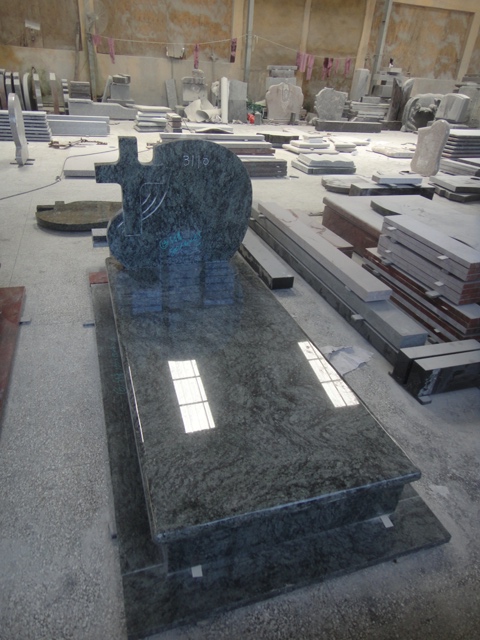 monumenti funerari by Coedil marmi Montegrino Varese